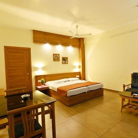 Maharani Hotel โคชิโคด ภายนอก รูปภาพ