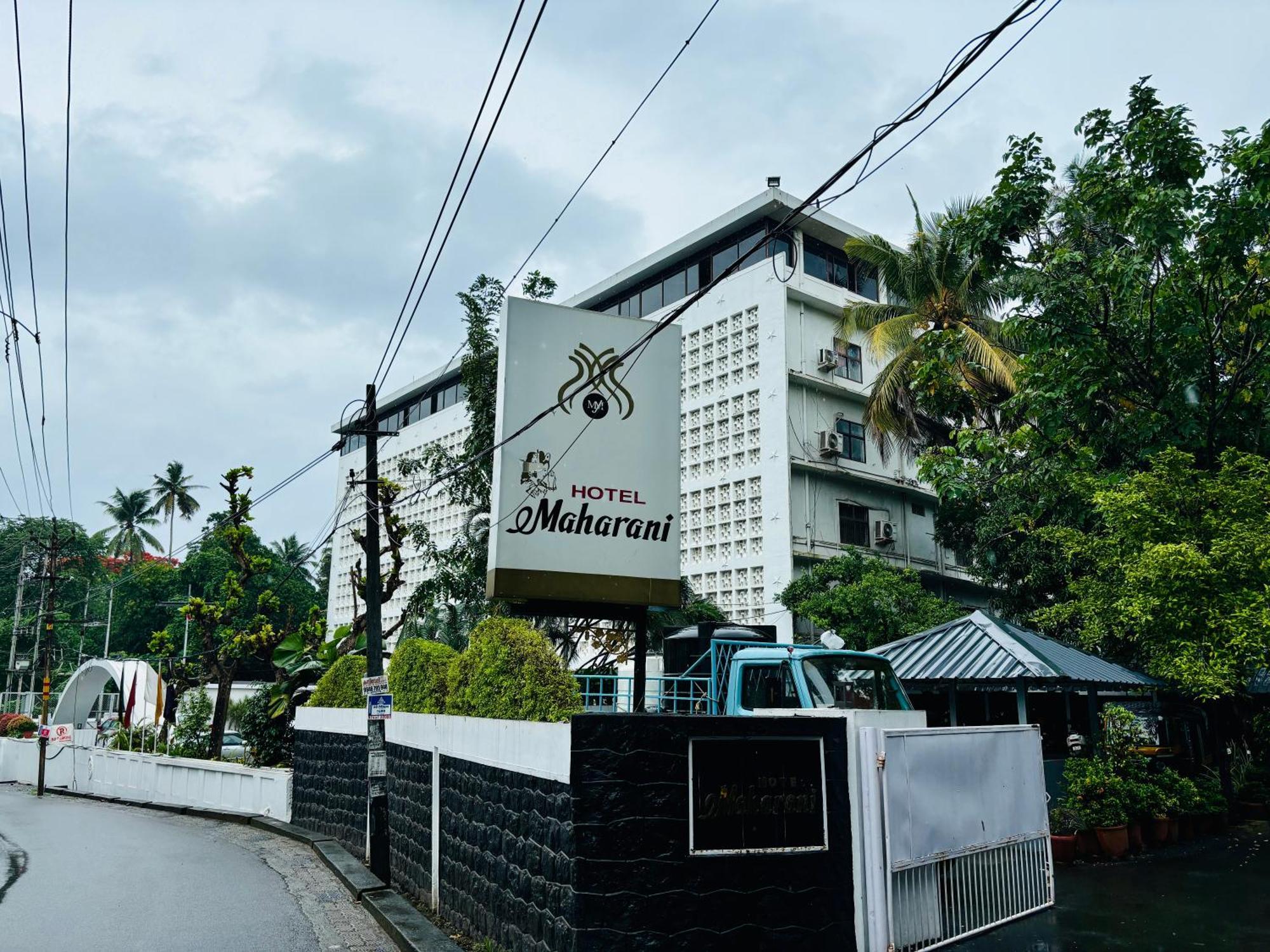 Maharani Hotel โคชิโคด ภายนอก รูปภาพ