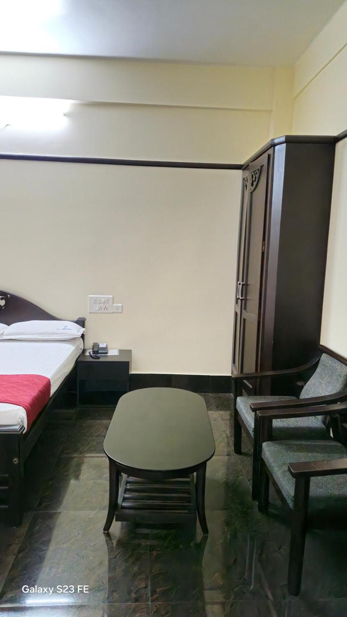 Maharani Hotel โคชิโคด ภายนอก รูปภาพ